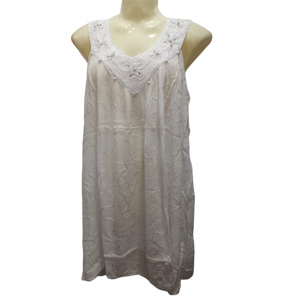 Blusa blanca modelo 1